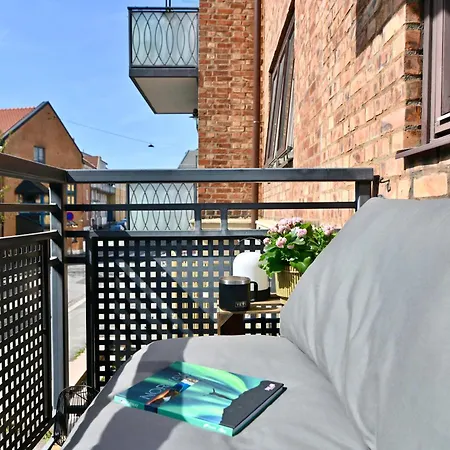 Apartament Your Entire 1 Bedroom Gem *